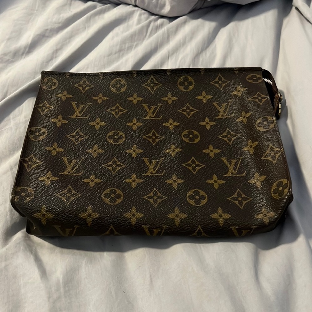 ❤️Sold❤️Vintage Louis Vuitton posh/clutch